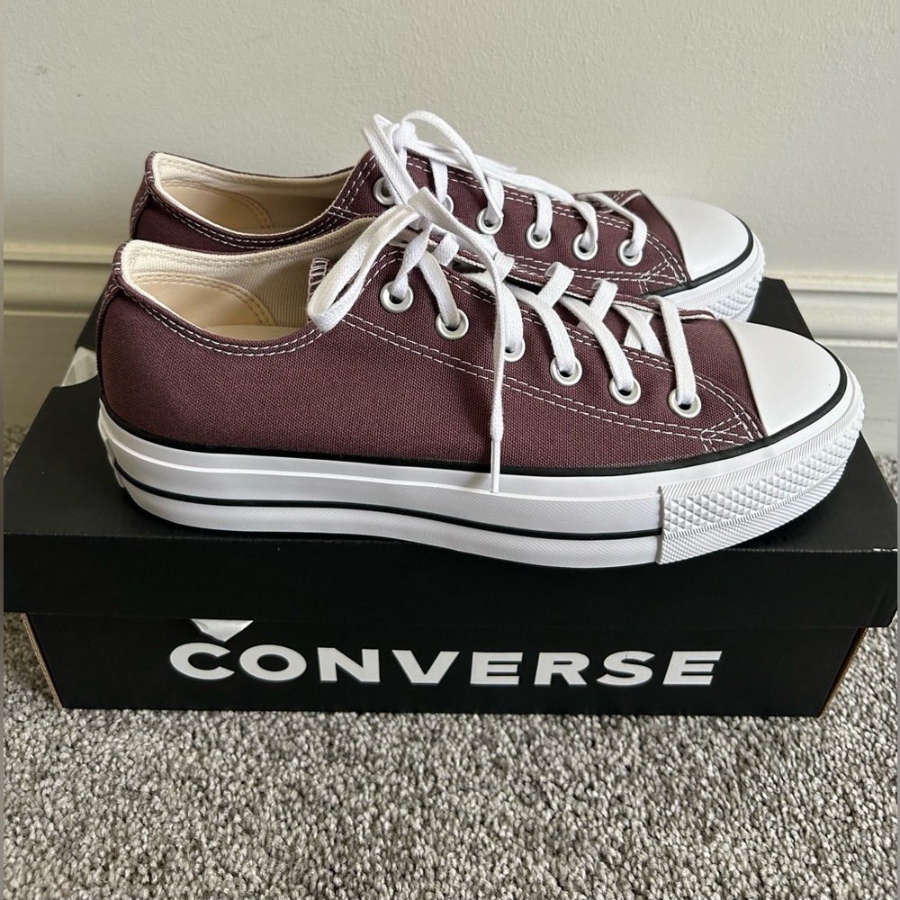 NIB Converse Chuck Taylor All Star Lift Platform Canvas Sneakers, Women's Size 8